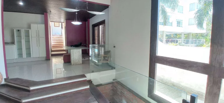 Imagem Casa com 4 dormitórios (2 suítes) à venda, 326 m² - Lagoa da Conceição - Florianópolis/SC (TRAPICHE EXLUSIVO COM ACESSO À LAGOA)