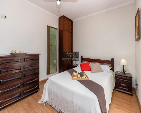 Imagem SOBRADO EM VILA FECHADA 2 SUITES 160,00 M ÁREA CONSTRUÍDA CHURRASQUEIRA VARANDA COM VISTA PRÓXIMO AO OBA HORTIFRUTI BAIRRO CAMPO GRANDE