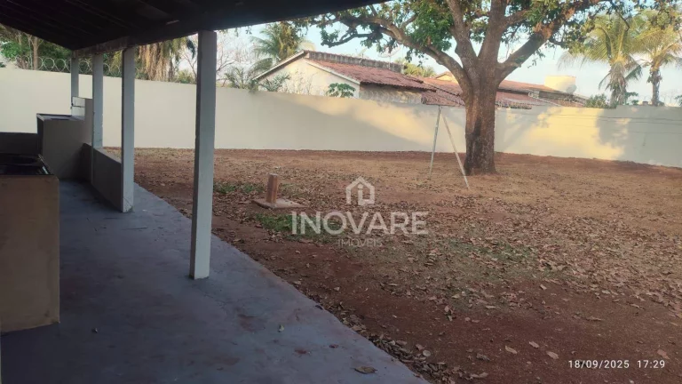 Imagem Casa com 3 dormitórios para alugar, 119 m² por R$ 2.200,00/mês - Vila de Furnas - Itumbiara/GO