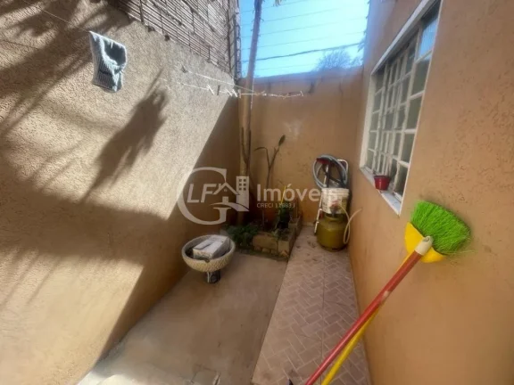 Imagem Imperdível oportunidade de adquirir casa com 2 quartos, 2 salas, 2 banheiros e garagem na Vila Taveirópolis, Campo Grande-MS!