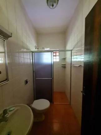 Imagem CHÁCARA LOCALIZADA DE FRENTE PARA TRÊS RUAS NO RIO ACIMA