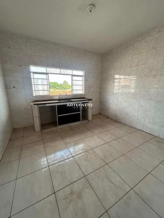 Imagem Casa à venda, com 8 quartos, 240m2