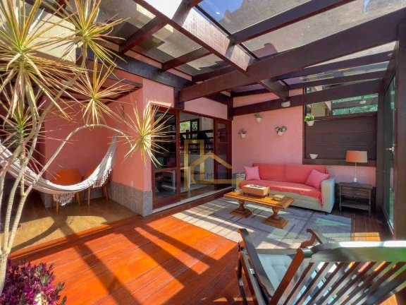 Imagem Casa Linear com 5 suítes dentro de condomínio clube - Apenas 3 minutos da Feirinha do Alto