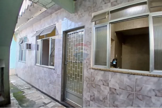 Imagem Casa à venda com 2 quartos, 52 m² em Oswaldo cruz, Rio de Janeiro.