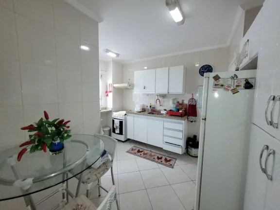 Imagem PITANGUEIRAS – LINDA VISTA MAR, TODO REFORMADO, 73,96 M² ÚTEIS, GARAGEM NO PRÉDIO, CHURRASQUEIRA, SALÃO DE JOGOS.
