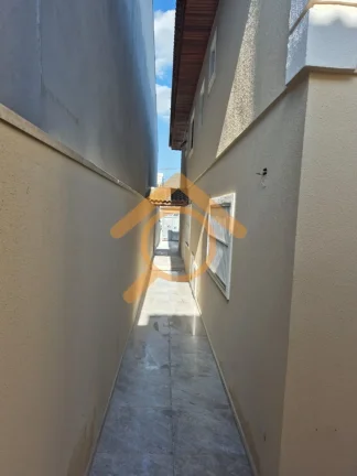 Imagem Casa reformada na Vila Arriete: 3 quartos, 1 suíte, 2 salas, 2 banheiros, 2 vagas - 118,00 m² em São Paulo-SP.
