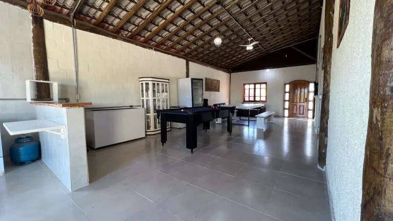Imagem Chácara em Araçoiaba da Serra-SP: 5 quartos, 3 suítes, 230m² de área, venda ou locação no Campo do Meio.
