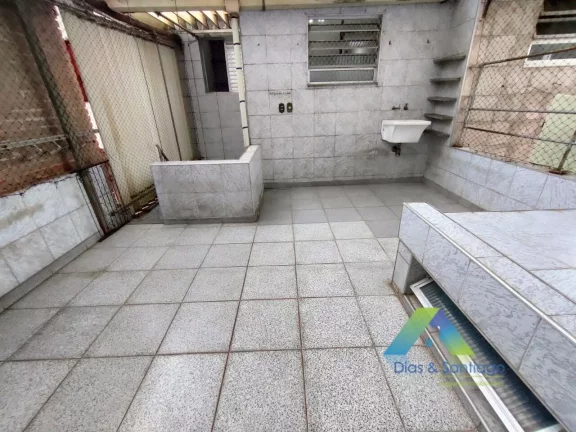 Imagem Sobrado com 3 dormitórios e 2 vagas à três quadras do Metrô Sacomã!!