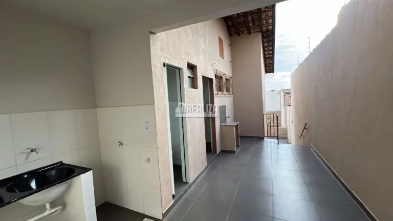 Imagem Casa de 3 quartos para alugar em Uberaba - Conjunto Pontal