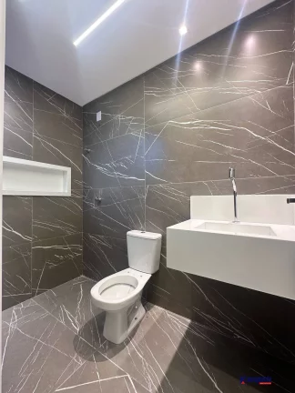 Imagem VENDO CASA 4/4 REFORMADA CONDOMÍNIO-SIM