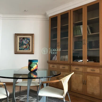 Imagem Excelente apartamento com 540m² no Jardim Paulista Amplo living com mezanino, lareira, home theater...