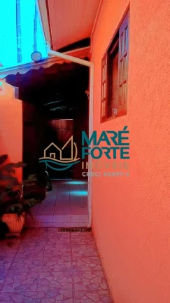 Imagem CASA COM 03 DORMITORIOS E CLOSET
