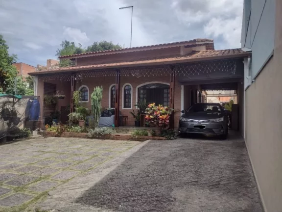 Imagem Casa com 3 dormitórios à venda, 203 m² por R$ 850.000,00 - Vila Maria Rosa - Ferraz de Vasconcelos/SP