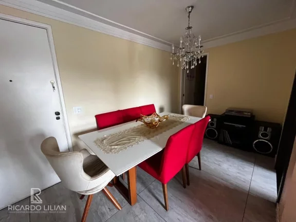 Imagem Apartamento com 2 dormitórios sendo uma suíte, 70m² de area util e uma vaga de garagem coberta.
