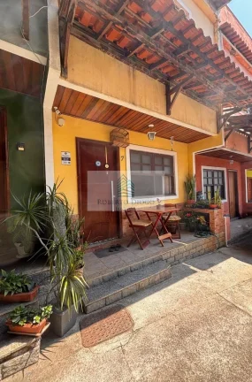 Imagem Casa em Condomínio de Luxo à Venda em Curicica, Rio de Janeiro-RJ: 2 Quartos, 2 Suítes, 1 Sala, 3 Banheiros, 1 Vaga de Garagem, 77m².