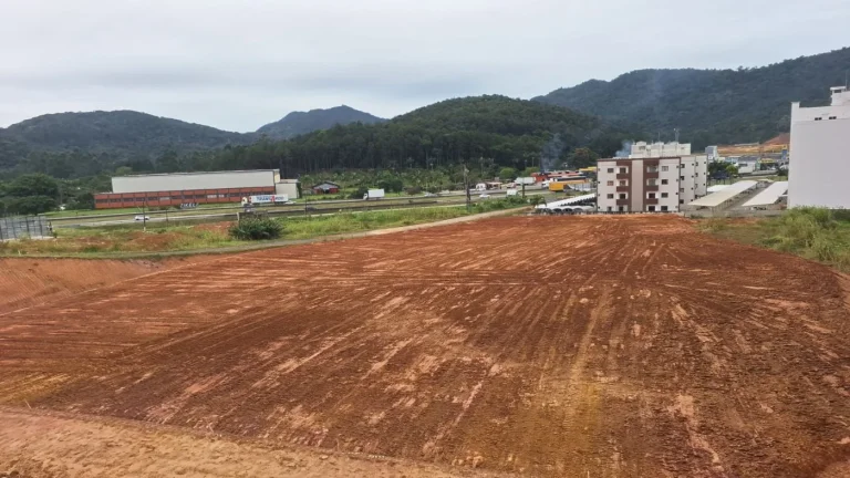 Imagem Área para Venda em Balneário Camboriú / SC no bairro Municípios