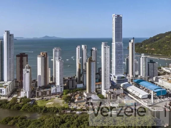 Imagem Apartamento 4 ou + dormitórios para Venda em Balneário Camboriú / SC no bairro Centro