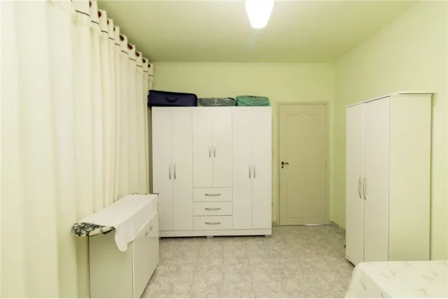 Imagem Sobrado com 5 casas e 1 galpão - Oportunidade de investimento ou moradia