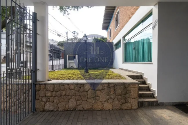 Imagem Casa à venda em São Paulo-SP, Alto de Pinheiros: 3 quartos, 1 suíte, 2 salas, 4 banheiros, 2 vagas, 162m². Confira!