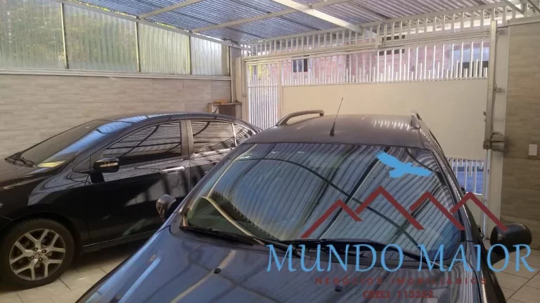 Imagem Sobrado com 3 Quartos e 2 banheiros à Venda, permuta- por R$ 750.000