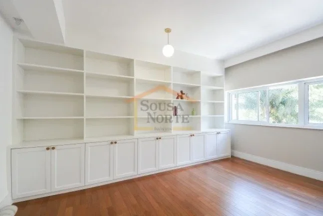Imagem Apartamento com 141 m², com 3 dormitórios, sendo 1 suite, 2 banheiros, Imóvel amplo, bem iluminad...