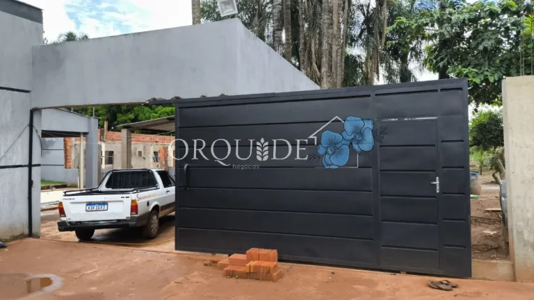 Imagem Chácara à venda à apenas 4 Km de Santo Antônio da Barra-GO, Setor Central: 5 quartos, 1 sala. Imperdível oportunidade!