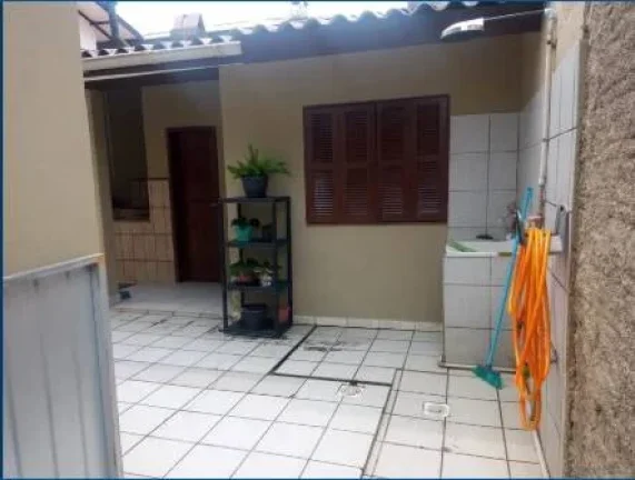 Imagem Casa à Venda em Canasvieiras – 4 Dormitórios 200 Metros da Praia