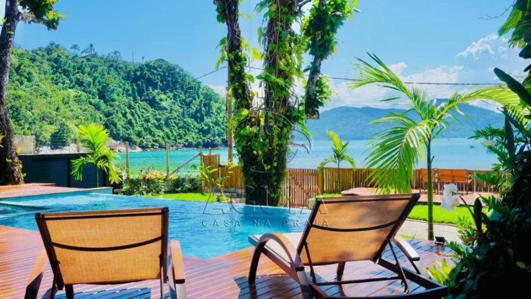 Imagem Casa pé na areia na Praia do Lázaro em Ubatuba!