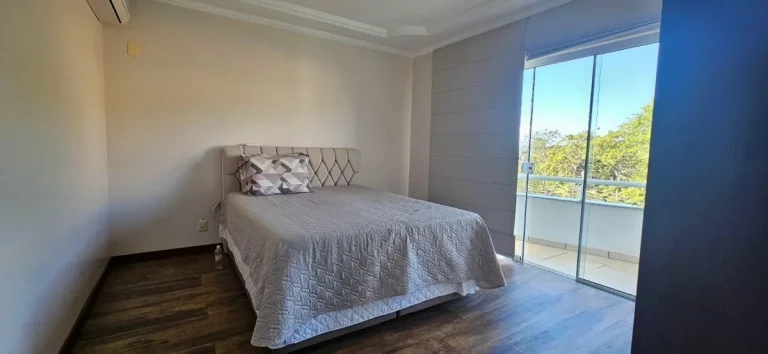 Imagem Casa à Venda, 310 m2, 3 Dormitórios (Suíte), 4 Vagas - Pedra Branca - Palhoça/SC