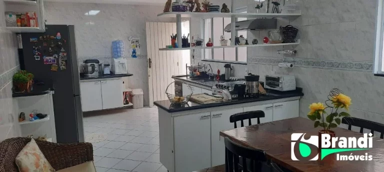 Imagem Ótimo sobrado e localização!3 dormitórios com suíte e closet.