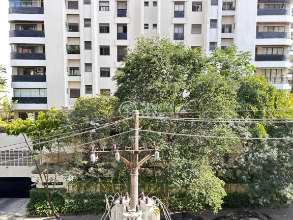 Imagem Ótimo apartamento com 109m² em Moema Pássaros Living amplo com janelões, o terceiro dormitório ...
