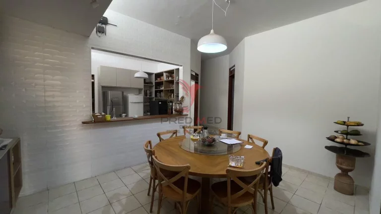 Imagem Casa à venda com 4 Quartos, 1 Suites, 3 Vagas, no Bessa – apenas 400m da praia!