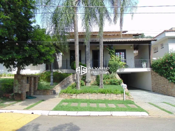 Imagem Casa estilo colonial, possui 3 suítes com ar condicionado e armários. Condomínio Portella Itu SP