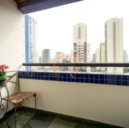 Imagem Apartamento 2 dormitórios, sendo 2 suites, com armários embutidos, sala 2 ambientes, sacada, cozin...