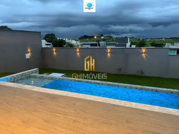 Imagem Casa com 4 quartos no Condomínio Vale Verde, com 260m² de área construída possui:

- Sala;
- 04 ...