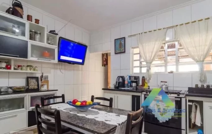 Imagem MIRANDÓPOLIS Lindo Sobrado 200 metros, 3 dormitórios, 1 suíte, 4 vagas espaço gourmet com churrasqueira ótima localização e valor !!!