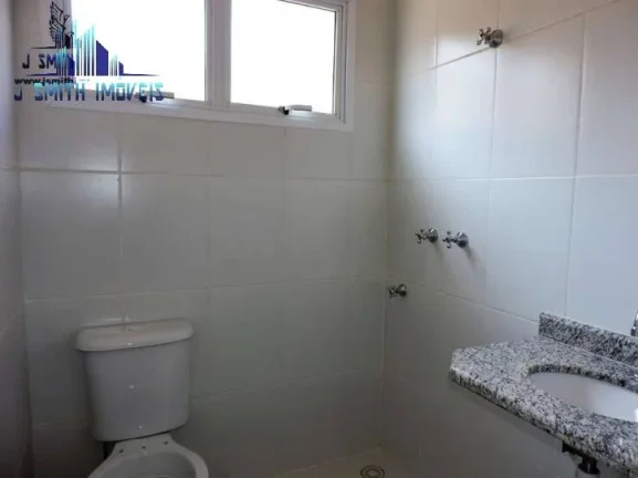 Imagem CASA ISOLADA, 170m², COM 3 SUÍTES. CONDOMÍNIO FECHADO NO JARDIM DA GLÓRIA.