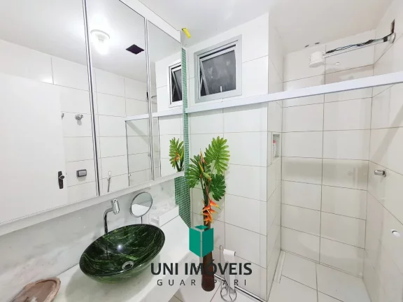 Imagem Apartamento espaçoso a venda de 3 quartos com suíte e área lateral na Praia do Morro em Guarapari