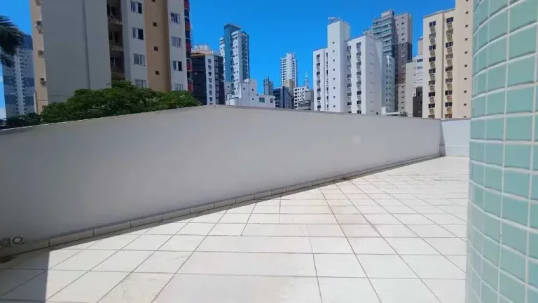 Imagem Apartamento diferenciado com 2 suítes e 2 vagas de garagem em Balneário Camboriú