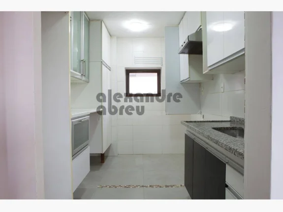 Imagem Apartamento em Moema, próximo ao metrô, disponível para venda ou locação!