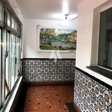 Imagem Casa Comercial para locação com 5 dormitórios e 8 vagas no bairro do Marapé em Santos/SP