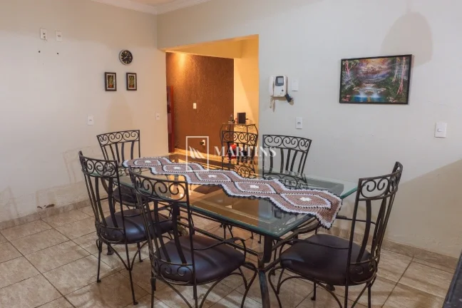 Imagem ? Casa Escriturada no Setor Leste do Gama - Rua Principal!

Excelente oportunidade para moradia ou i...