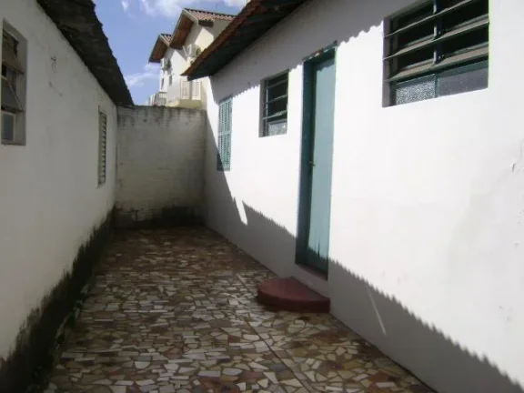 Imagem Nova America - 4 casas simples totalizando 236,28 m² em uma área de 484 m² Abrigo para 4 carros A...