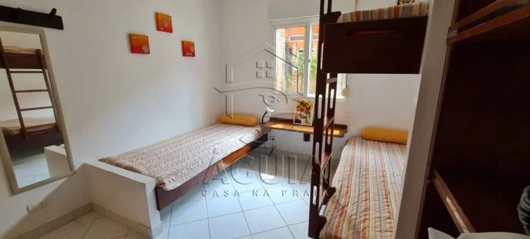 Imagem Casa de condomínio à venda na praia do Lázaro em Ubatuba!