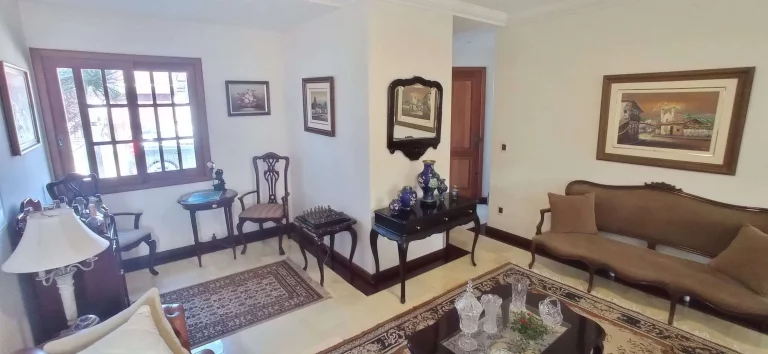 Imagem Casa à Venda com 346 m², 6 Dormitórios, 3 Suítes, Córrego Grande, Florianópolis/SC