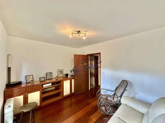 Imagem Casa com 4 quartos (1 suíte) à venda, 417 m² - Granja Viana - Carapicuíba/SP