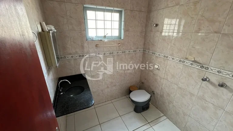 Imagem Impecável casa à venda na Vila Taquarussu, Campo Grande-MS: 3 quartos, 1 suíte, 3 salas, 2 banheiros, 15 vagas, 190m².