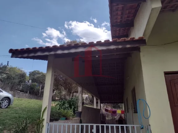Imagem Casa à venda em Caieiras-SP, no Jardim Monte Alegre: 3 quartos, 1 suíte, 2 salas, 2 banheiros, 2 vagas de garagem e 99m². Confira!
