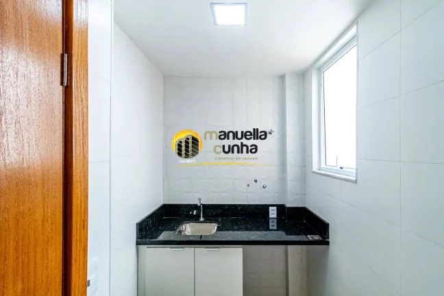 Imagem Excelente Apartamento Copacabana - Quadra da Praia / Varanda vista mar!