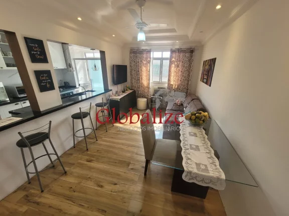 Imagem APARTAMENTO 02 DORMITÓRIOS, R$415.000,00, TODO REFORMADO, COZINHA AMERICANA, PRÓXIMO À PRAIA, 01 VAGA DE GARAGEM SUFICIENTE